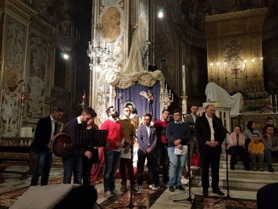 Tempo di Natale – 19 / Acireale: spettacolo di solidarietà per la comunità “Madonna della Tenda di Cristo”