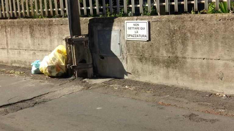 Valverde / Aumentano reati ambientali e multe per infrazioni al Codice della strada. Parla Gianfranco Conte, comandante della polizia municipale