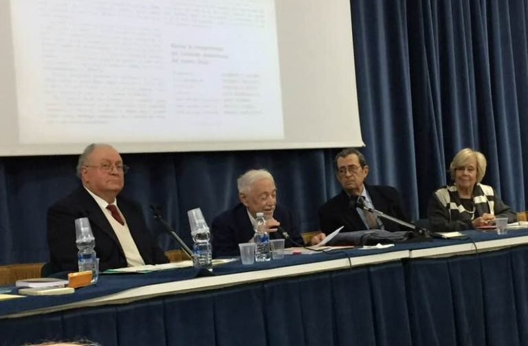 Acireale / Ricordata allo Scientifico Archimede la figura del preside Giuseppe Bianca. Le testimonianze dei tre figli