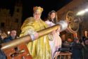 Carnevale acese 2018 – 2 / Sei carri allegorici, maschere e bande internazionali, un mix che affascina e diverte