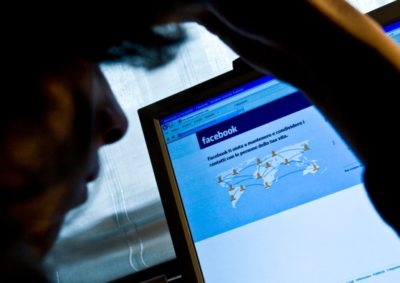 Ricerca / Gli utenti che utilizzano Facebook in maniera problematica sono più a rischio di di stress psicologico