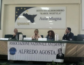 Legalità / Il pm Marco Bisogni si confronta sul tema della mafia con gli studenti dell’istituto “Wojtyla” di Catania