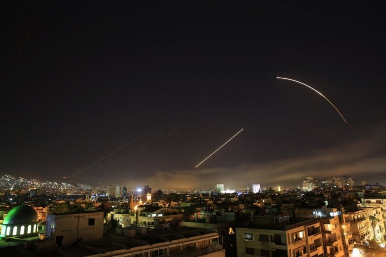 Attacco in Siria 1/ Attacco nel cuore della notte. Alleati: pronte ulteriori azioni. Mosca: possibili conseguenze