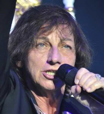 Concerti – Gianna Nannini ad Acireale 1 / Costretta a esibirsi seduta, la rockstar infiamma ugualmente i fans ad Acireale