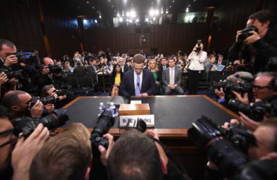 Al Congresso / Zuckerberg su Cambridge Analytica: “Un errore, anche per me”