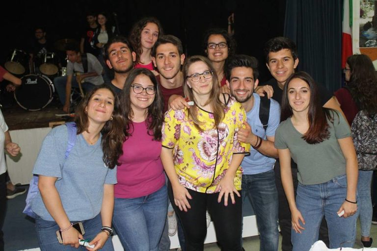 Scuola / Gli studenti dell’Archimede di Acireale in “ascolto” della solidarietà. E adottano un bimbo della Guinea-Bissau