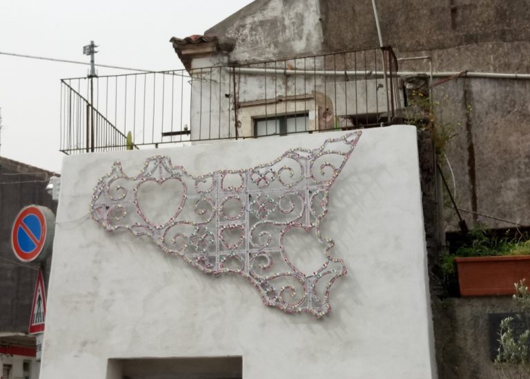 Valverde / Continua “Vanedda Street art”. Il vice sindaco Torrisi: “Si accende un nuovo faro dell’accoglienza”
