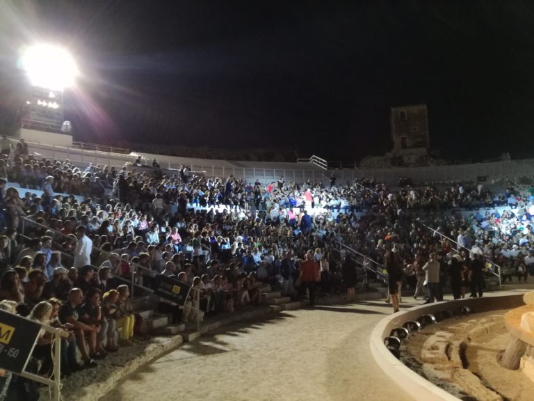 Cultura / Enorme successo di pubblico ieri al Teatro Greco di Siracusa per Agòn