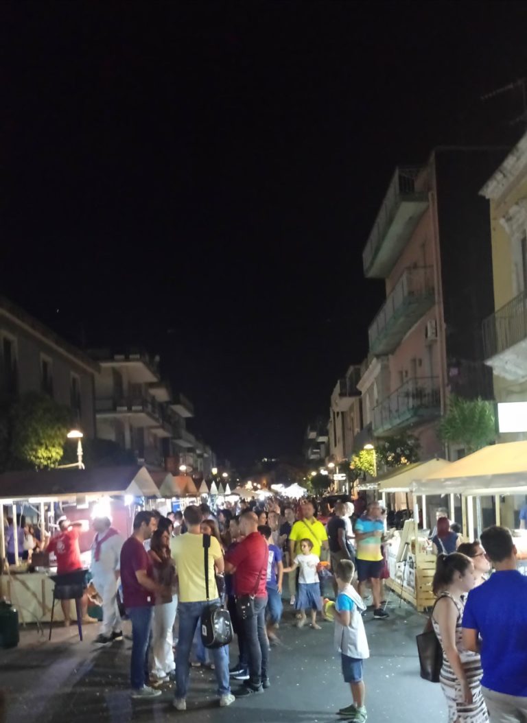 Valverde / La “Festa della birra” riempie piazza del Santuario. Il sindaco Angelo Spina: “Tutto è andato per il verso giusto”