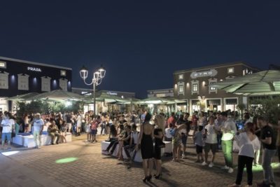 Shopping / Sicilia Outlet Village,estate in musica con gli aperitivi firmati Radio Monte Carlo