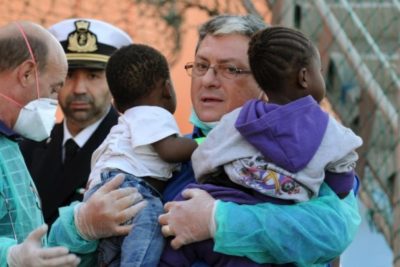 Migranti / Save the children avvia a Catania il primo servizio di orientamento sui diritti dei minori stranieri non accompagnati