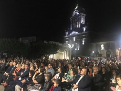 S. Alfio / “Targa Castagno dei cento cavalli”: riconoscimenti e spettacolo, il giornalista Alfio Sciacca tra i premiati