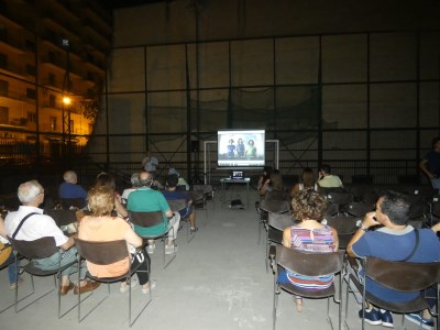 Acireale / Nella parrocchia San Paolo “CineComunità” è stato un successo. E il parroco mons. Raciti pensa già a un cineforum invernale