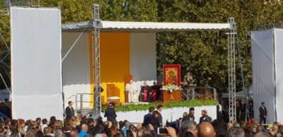 Chiesa / Papa Francesco in visita a Piazza Armerina. Tra il sole della Sicilia e il buio delle sue piaghe