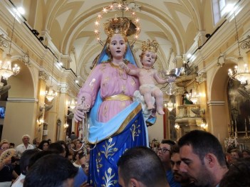 Acitrezza / Il gemellaggio con la parrocchia di Santa Maria La Scala chiude oggi i festeggiamenti della Madonna della Buona Nuova