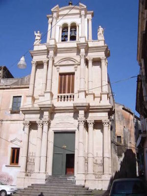 Acireale / Riapre la chiesa di San Giuseppe, presentato il nuovo viceparroco padre Anthony Raj