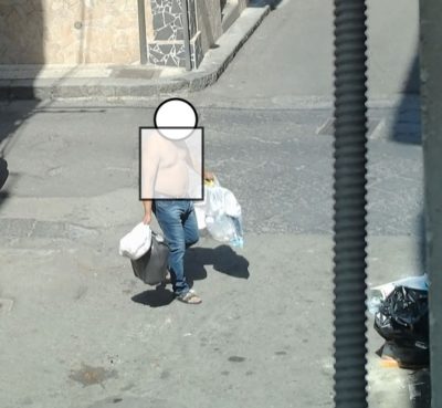 Giarre / Scoperti e identificati in tre mentre depositano rifiuti nella strada