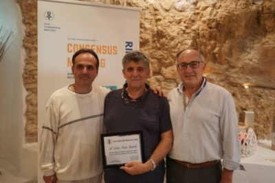 Lampedusa / La Siru premia il ginecologo Pietro Bartolo per avere fatto nascere tanti bambini in condizioni proibitive