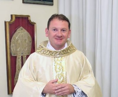 Diocesi / Il nuovo parroco don Mario Fresta s’insedia nella Cattedrale di Acireale