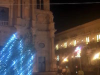 1r – Lucine blu in piazza Duomo