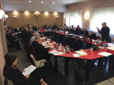 Chiesa / Pastorale dei giovani, Tribunale ecclesiastico e solidarietà e aiuti per le comunità terremotate al centro della sessione invernale della Cesi