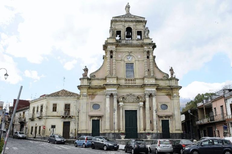 Sisma di Santo Stefano – 14 / A Santa Venerina pervenute mille richieste di sopralluogo. In piena attività il C.O.C.