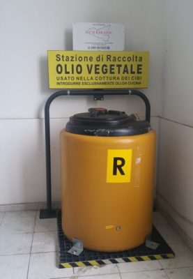 Giarre / Avviato il servizio gratuito di raccolta degli olii esausti, effettuato dalla “SicilGrassi”