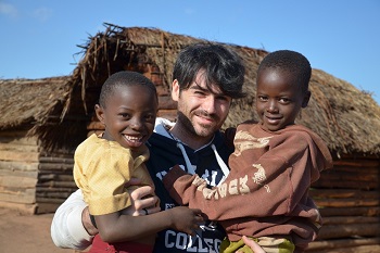 Solidarietà / Giandomenico Salvia spiega ad Acireale “Tucùm”, l’App per fare del bene subito e direttamente