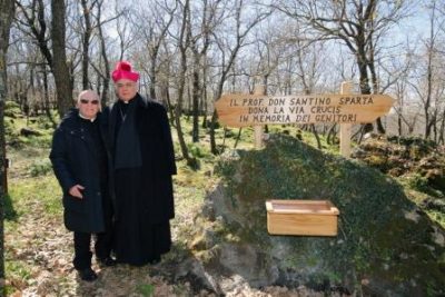 Randazzo / Inaugurata al Parco Sciarone la Via Crucis donata da don Santino Spartà