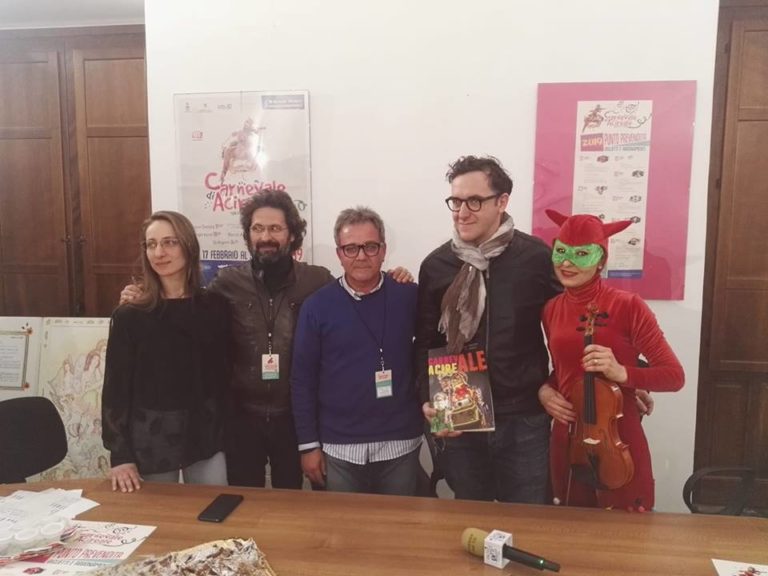 Carnevale di Acireale – 8 /  Da Lucca gli organizzatori di “Cartasia” ospiti della Fondazione per uno scambio culturale
