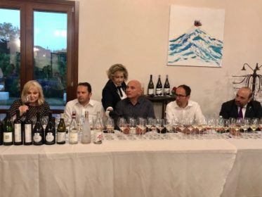 Viagrande / Per gli amanti del vino masterclass della Fondazione italiana sommelier con Luca D’Attoma