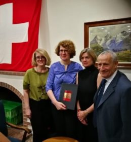 Catania /  L’ambasciatrice elvetica Rita Adam in visita alla scuola svizzera che forma cittadini europei