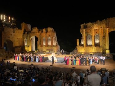 Mythos Opera Festival 2 / Applausi ed emozioni al Teatro Antico di Taormina per La Traviata