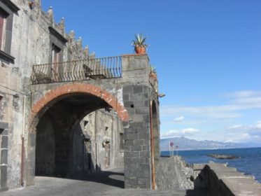 Etna Torre Wine / Inaugurazione domani a Torre Archirafi. Protagonisti olio e vini della nostra terra