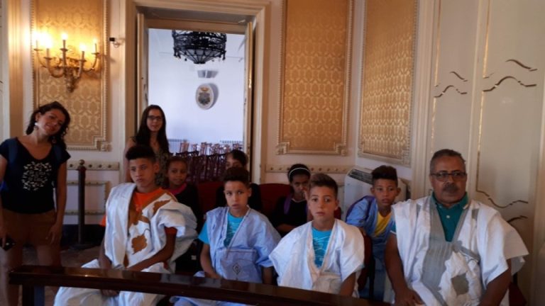Solidarietà / Ospiti di  Acireale e accolti in Municipio sette bambini profughi sahrawi