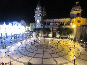 Acireale / Festa della Patrona Santa Venera nel segno della solidarietà