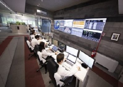 Questa immagine ha l'attributo alt vuoto; il nome del file Ã¨ Fmf-BaxEnergy_Monitoring__Control_Room-min.jpg