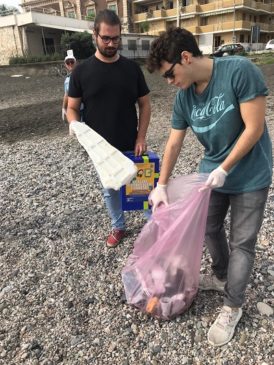 Questa immagine ha l'attributo alt vuoto; il nome del file Ã¨ Leo-spiaggia-22.9.19-b-1-274x365.jpeg