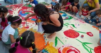 Aci Bonaccorsi / “Meraviglia”, festival della fantasia, dopo la piazza approda nelle scuole del Catanese