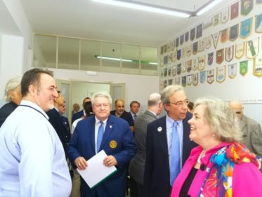 Catania Salute e Solidarietà / Il presidente del Rotary Maloney visita l’ ambulatorio che offre assistenza sanitaria gratuita ai bisognosi di ogni parte del mondo