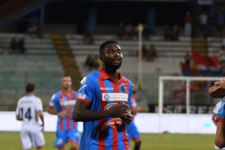 Calcio Catania / Ebagua beffa i rossazzurri al 90′