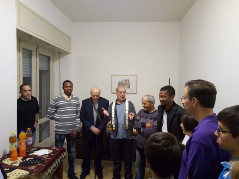 Catania / Mons. Barbagallo, parroco della chiesa di Monserrato,dona somma per un Centro di salute in Angola