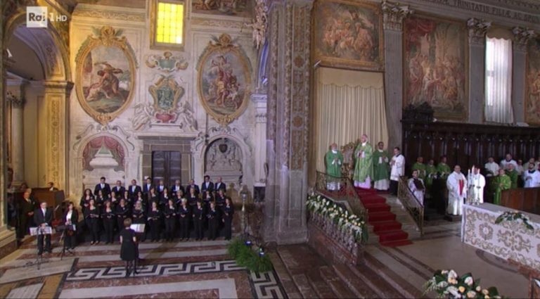 Acireale / Le dirette delle messe di Raiuno hanno valorizzato la Cattedrale e la città