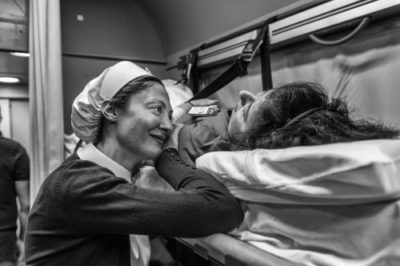 Siracusa / Storie di pellegrinaggi dell’Unitalsi in 41 foto di Vito Finocchiaro in mostra nel Santuario Madonna delle lacrime