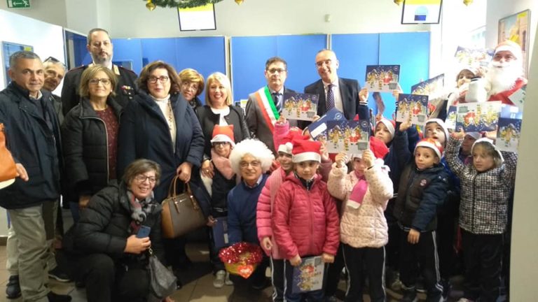 Poste italiane / Gli alunni dell’istituto “Rossi”di Acicatena scrivono  a Babbo Natale. Possono farlo tutti i bambini