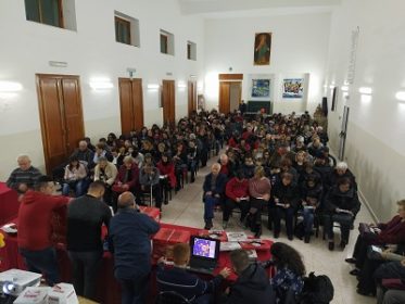 Tempo di Natale / Ad Acitrezza presentato il calendario della parrocchia, folla per la tradizionale tombola della Confraternita