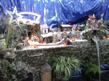 Acireale / Per la prima volta un presepe dei parrocchiani nella chiesa di S. Francesco di Paola riaperta al culto