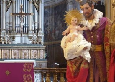 19 marzo /  Santa Messa e Rosario in diretta streaming su Facebook dalla Cattedrale di Acireale