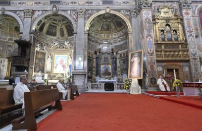 Festa della Divina Misericordia / Papa Francesco: “Siamo chiamati a ridonare l’amore ai più fragili e ai più deboli”