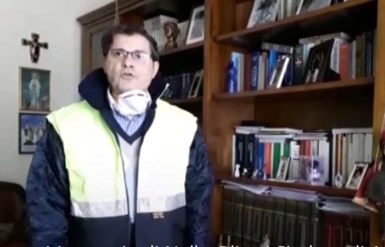 Coronavirus e solidarietà / Il sindaco di Acicatena ottiene dalla Regione siciliana  30 mila mascherine  gratuite per i cittadini